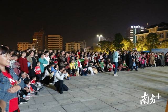 活動吸引了眾多市民群眾。段燦 攝