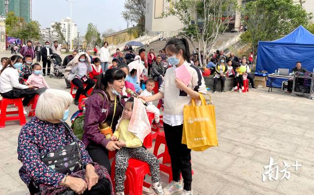 問(wèn)答互動(dòng)。段燦 攝