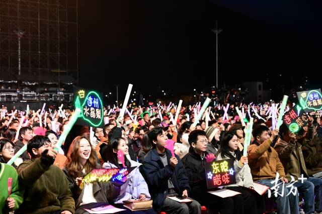 連州“演藝+”模式，真正實(shí)現(xiàn)“一場(chǎng)演出帶火一座城”。黃瀅 攝