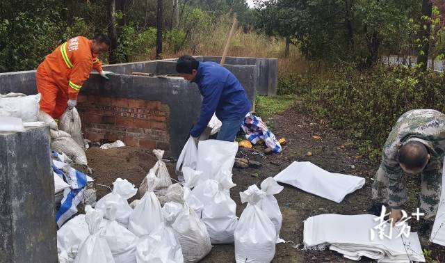 做好防汛物資準(zhǔn)備。